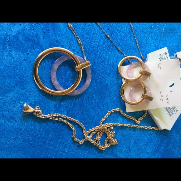 a new day Jewelry - 2 Necklace and 1 pairs of earrings
